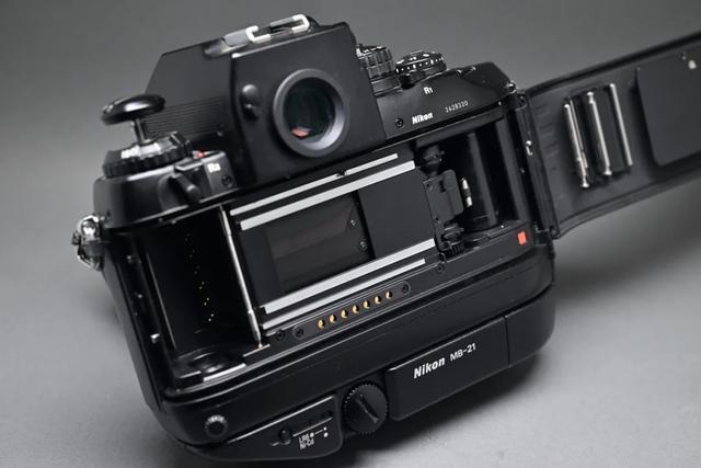 尼康F4旗艦級單反相機，自動對焦鏡頭深受攝影師歡迎 第5张