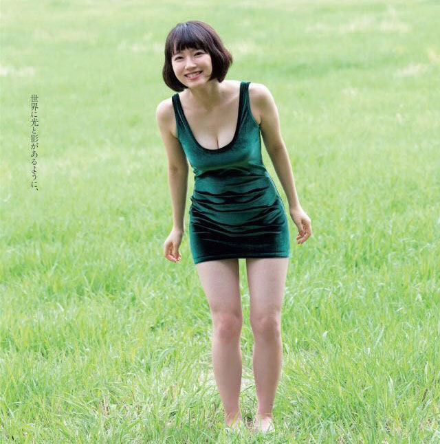 日本泳裝女模吉岡裏帆，有高顏值和誘人美乳曲線